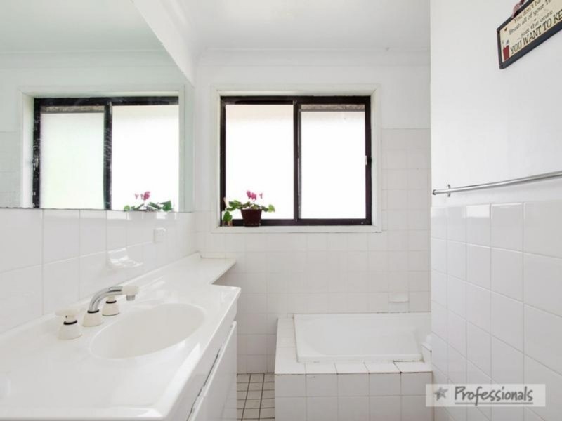 17 Herbert Park Road, Armidale NSW 2350