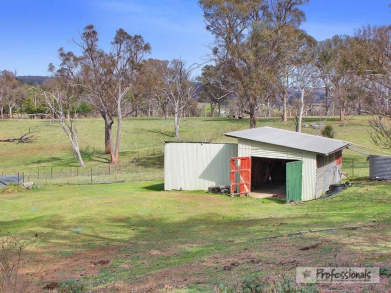17 Herbert Park Road, Armidale NSW 2350