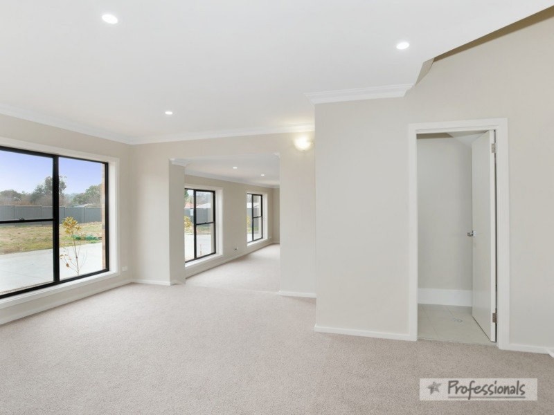 11B/22 Freeman Crescent, Armidale NSW 2350