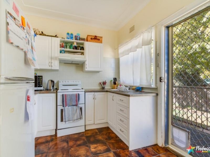 2A James Avenue, Armidale NSW 2350
