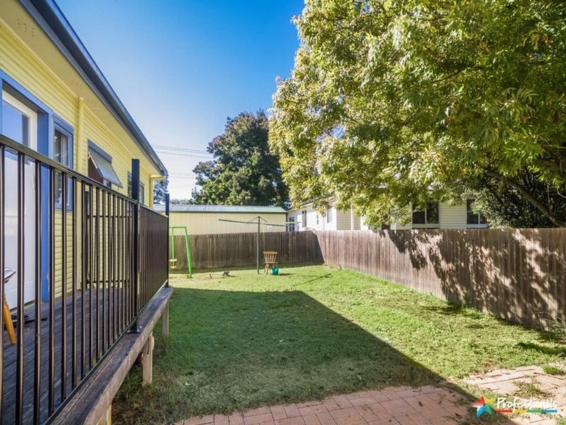 2A James Avenue, Armidale NSW 2350