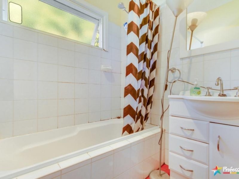 2A James Avenue, Armidale NSW 2350