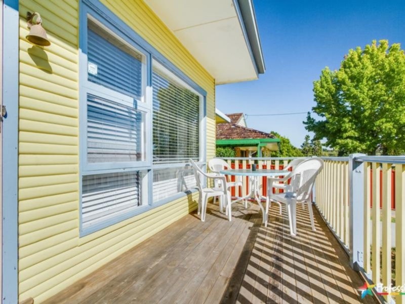 2A James Avenue, Armidale NSW 2350