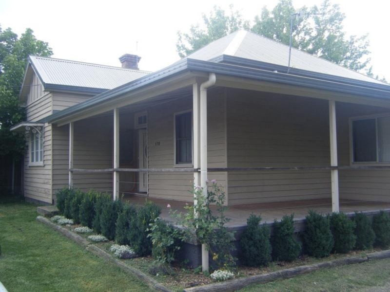 178 Chapel Street, Armidale NSW 2350