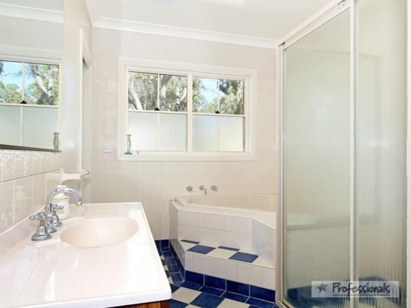 21 Kellys Plains Road, Armidale NSW 2350