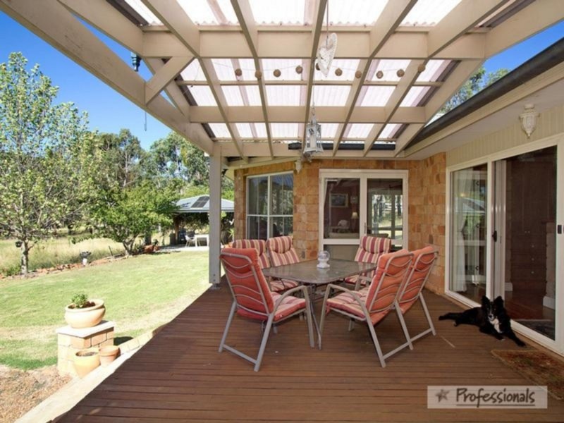 21 Kellys Plains Road, Armidale NSW 2350