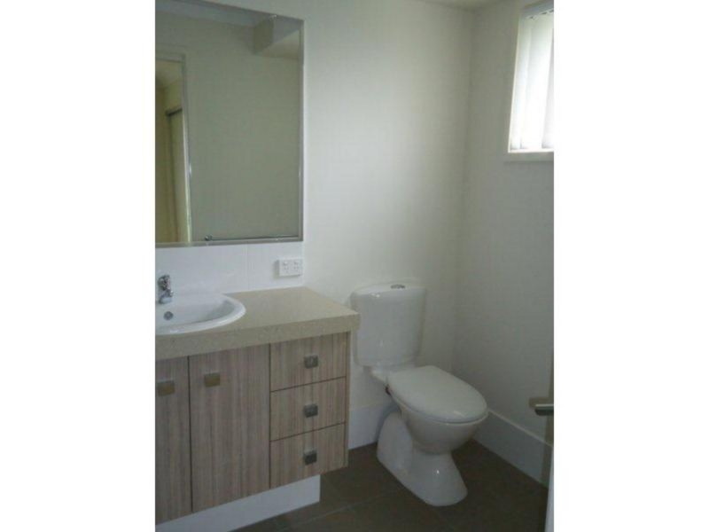 2/11 Gordon Street, Armidale NSW 2350