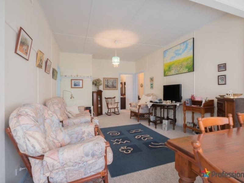 79 Douglas Street, Armidale NSW 2350