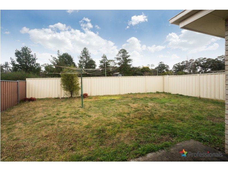 2/16 Conningdale Crescent, Armidale NSW 2350