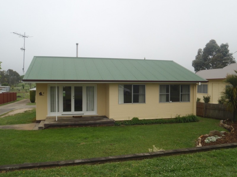 11 Grafton Road, Armidale NSW 2350
