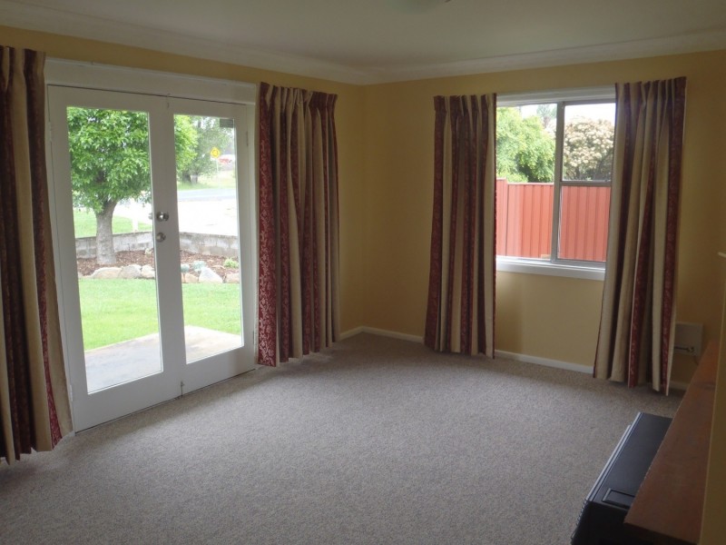 11 Grafton Road, Armidale NSW 2350