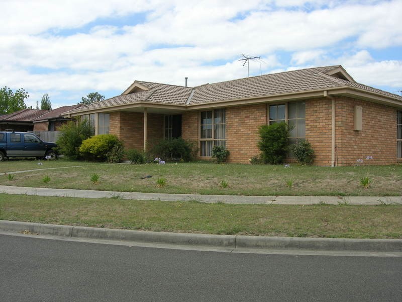 12 Florence Avenue, Berwick VIC 3806