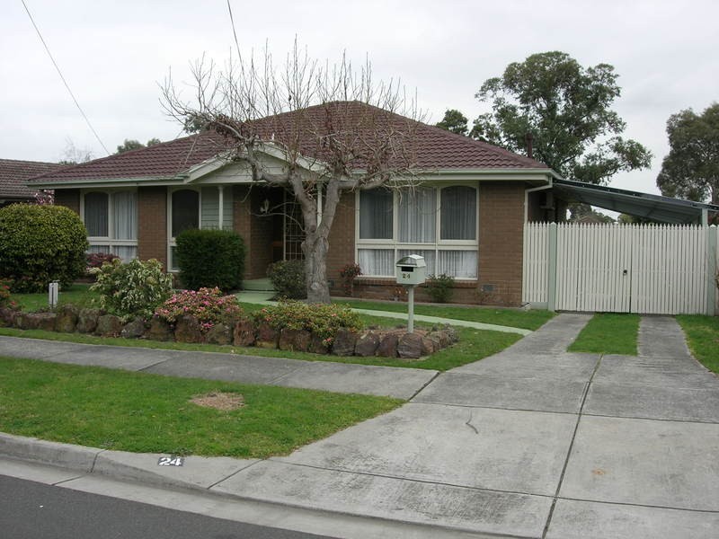 24 Evan Street, Berwick VIC 3806