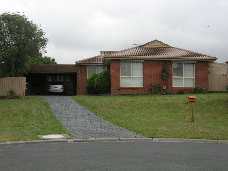 4 Corran  Court, Endeavour Hills VIC 3802