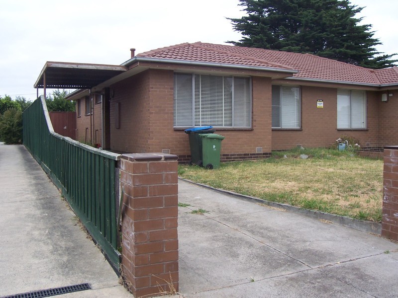 1/23 Edinborough Street, Hallam VIC 3803