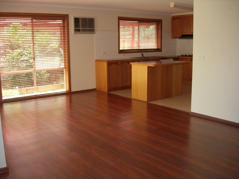 4 Hall Court, Berwick VIC 3806