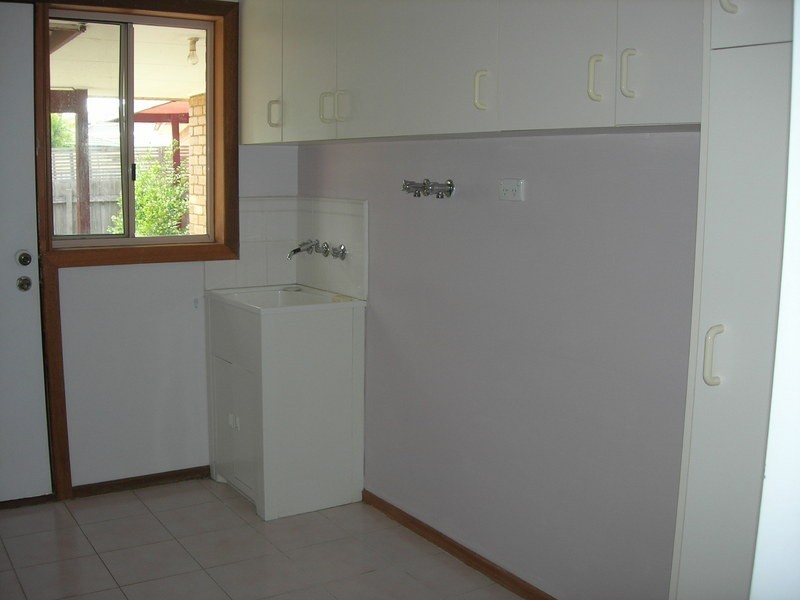 4 Hall Court, Berwick VIC 3806