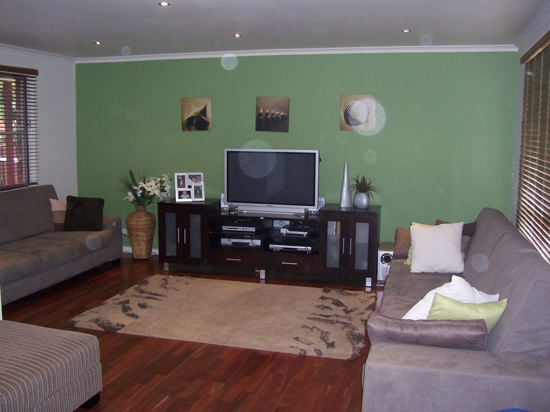 4 Debbie Close, Doveton VIC 3177