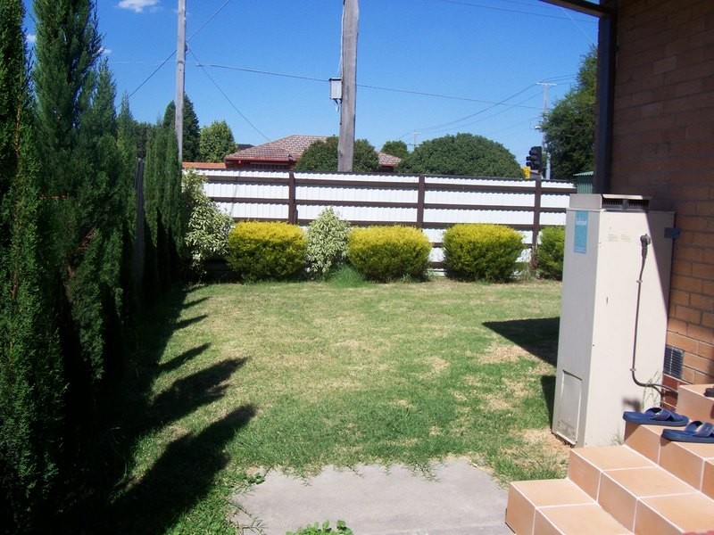 1/76 Hammond Road, Dandenong VIC 3175