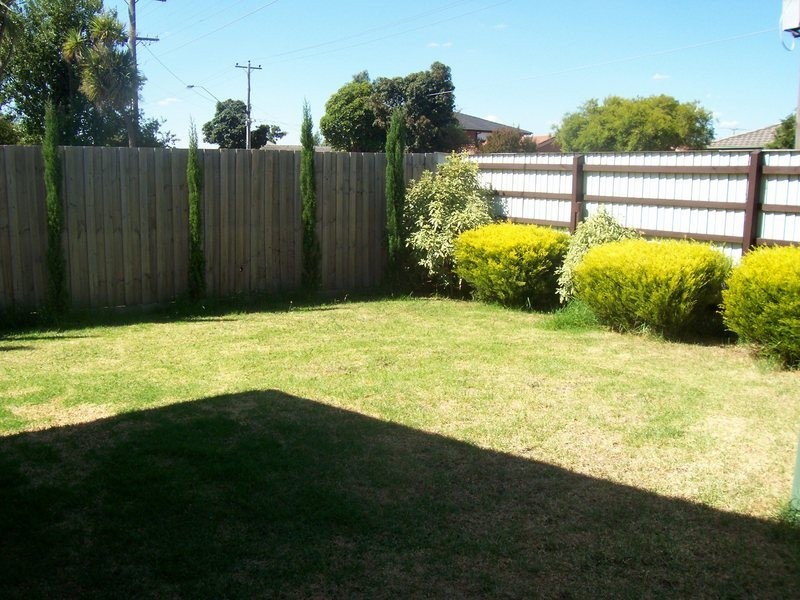 1/76 Hammond Road, Dandenong VIC 3175