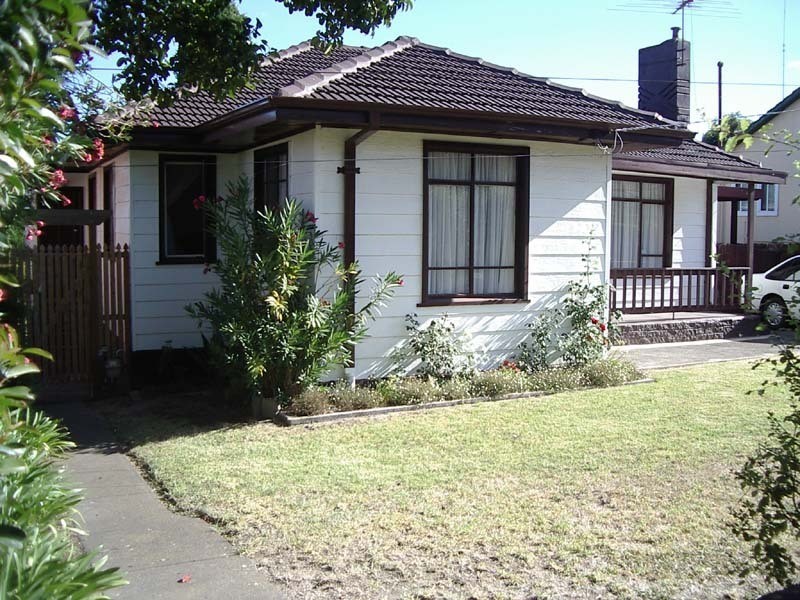 15 Laurel Avenue, Doveton VIC 3177