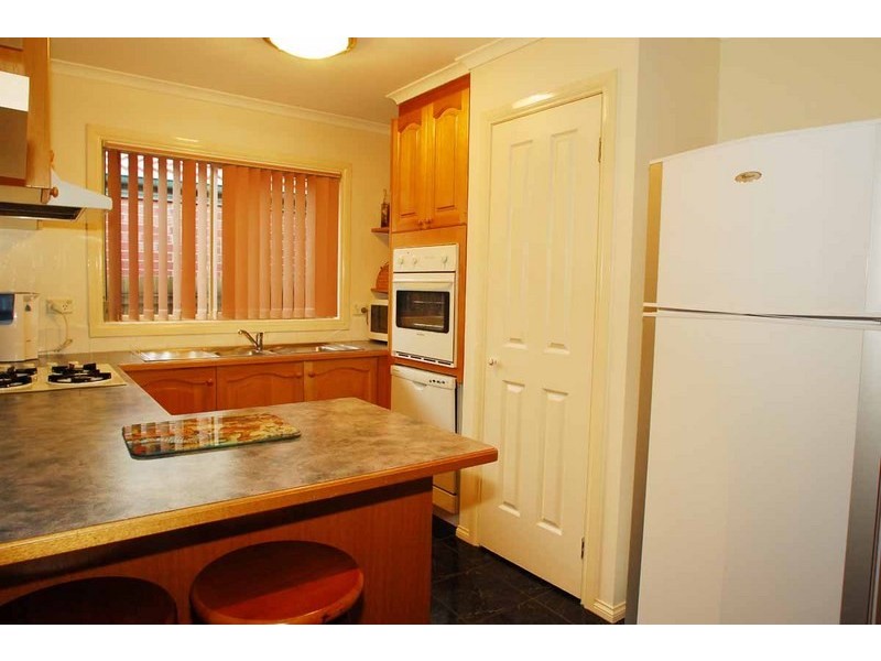 31 Gilmore Crescent, Lynbrook VIC 3975