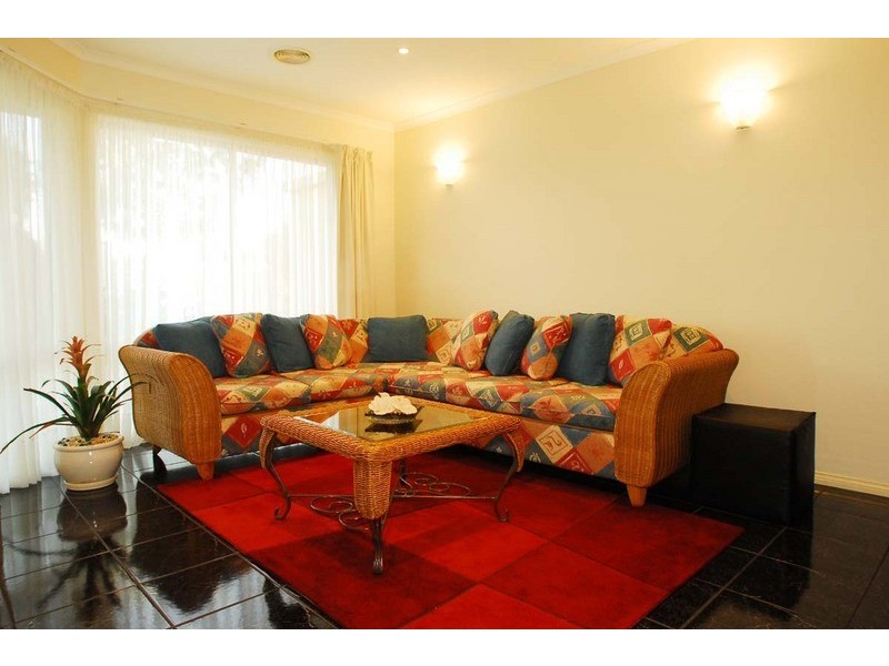 31 Gilmore Crescent, Lynbrook VIC 3975