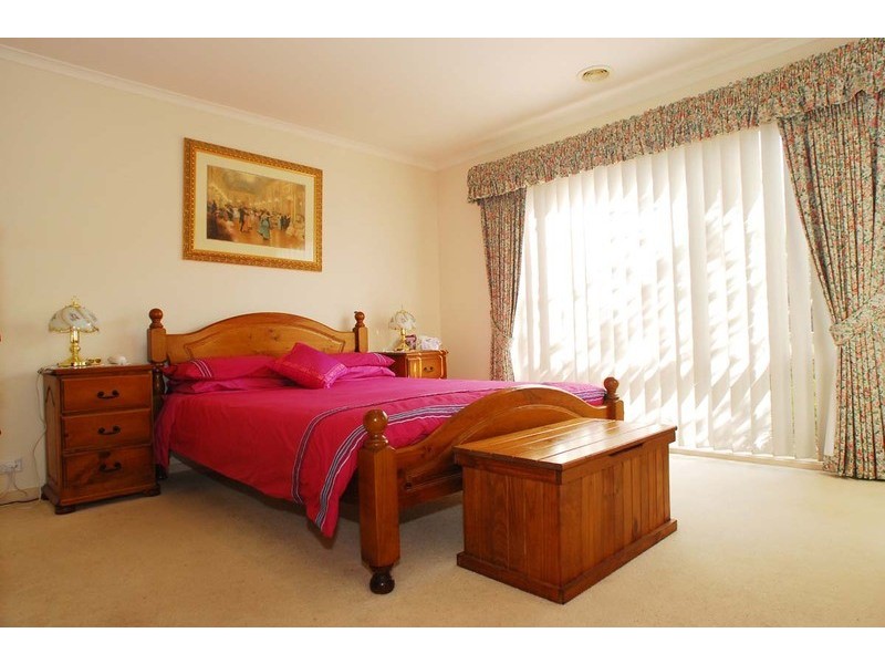 29 Renee Avenue, Endeavour Hills VIC 3802