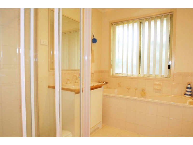 29 Renee Avenue, Endeavour Hills VIC 3802