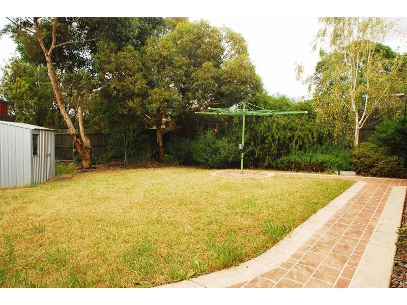 29 Renee Avenue, Endeavour Hills VIC 3802