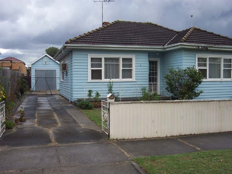 6 Renfree Street, Dandenong VIC 3175