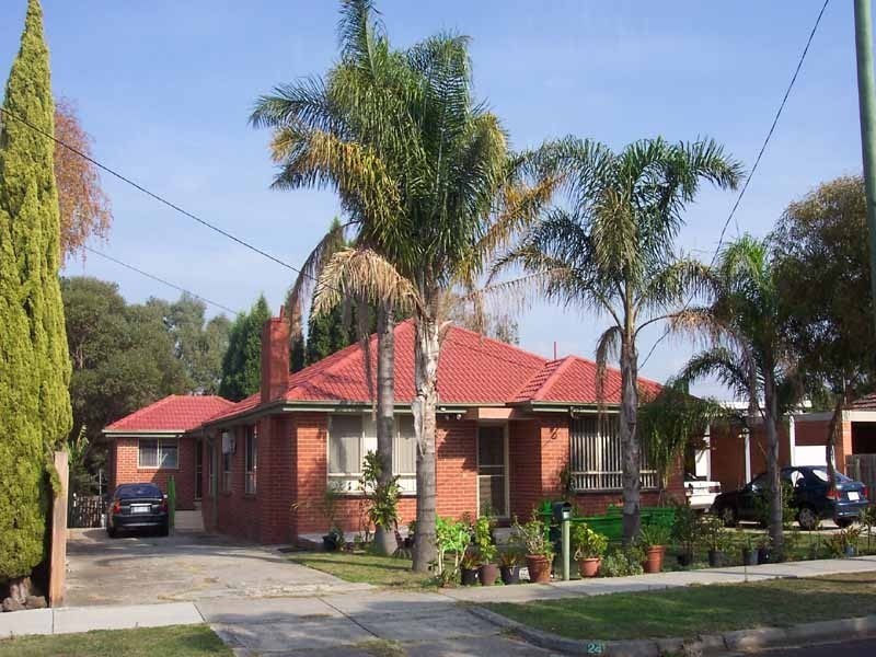 24 Pinewood Avenue, Dandenong North VIC 3175