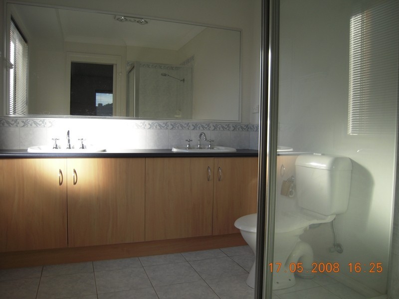 10 Toulouse Terrace, Narre Warren South VIC 3805