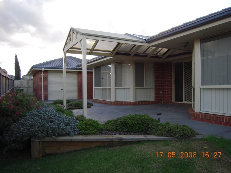 10 Toulouse Terrace, Narre Warren South VIC 3805