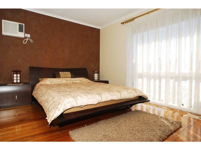 9 Newmill Close, Endeavour Hills VIC 3802