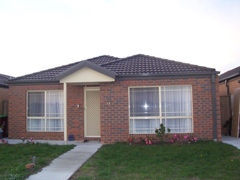 64 Majestic Boulevard, Cranbourne North VIC 3977