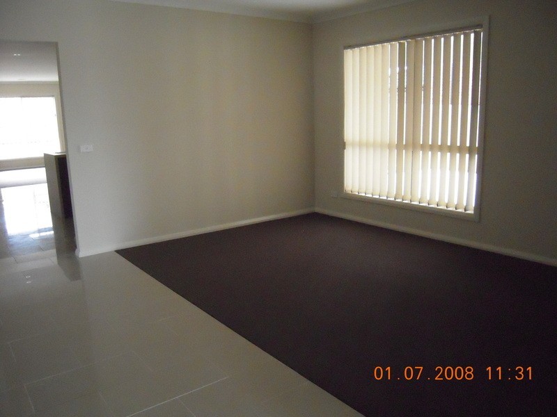 8 Devaney Avenue, Lynbrook VIC 3975