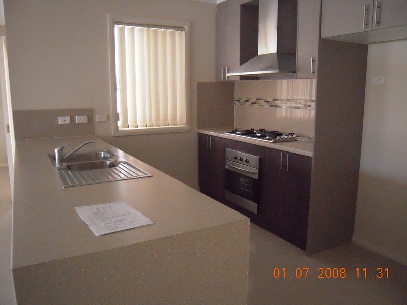 8 Devaney Avenue, Lynbrook VIC 3975