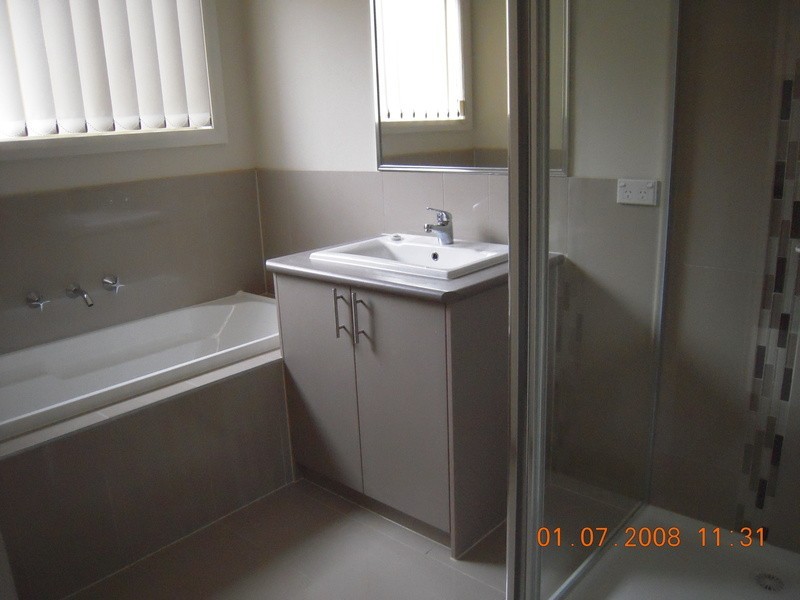 8 Devaney Avenue, Lynbrook VIC 3975