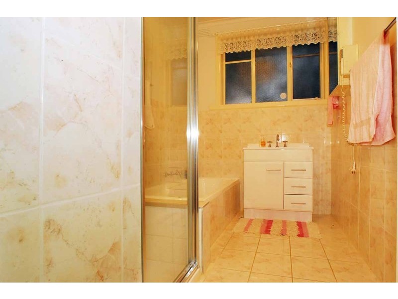 6 Vera Court, Dandenong VIC 3175