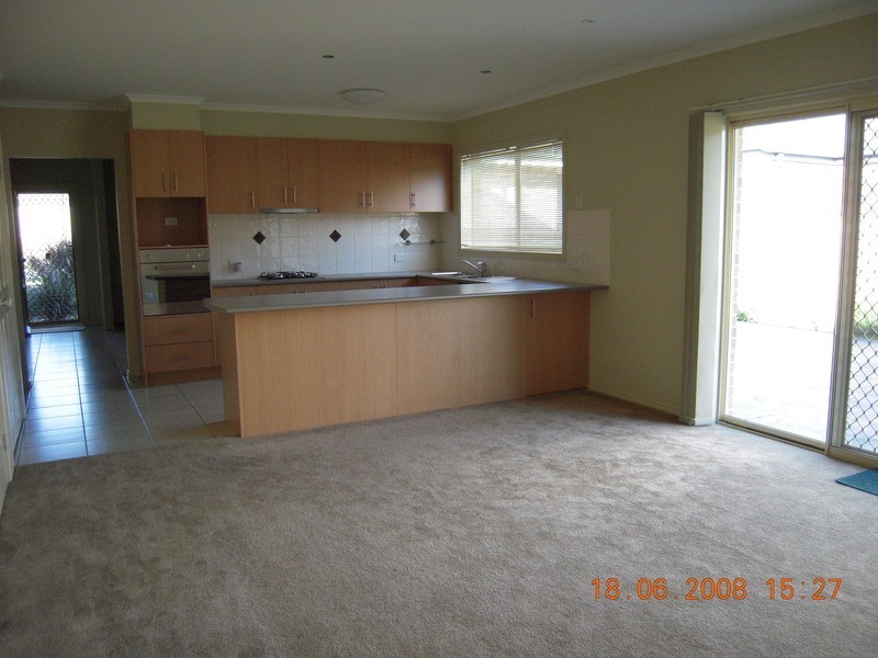 13 Atkinson Drive, Berwick VIC 3806