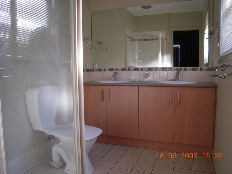 13 Atkinson Drive, Berwick VIC 3806