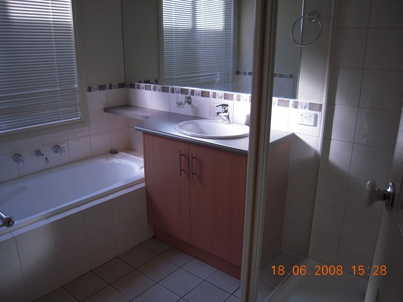 13 Atkinson Drive, Berwick VIC 3806