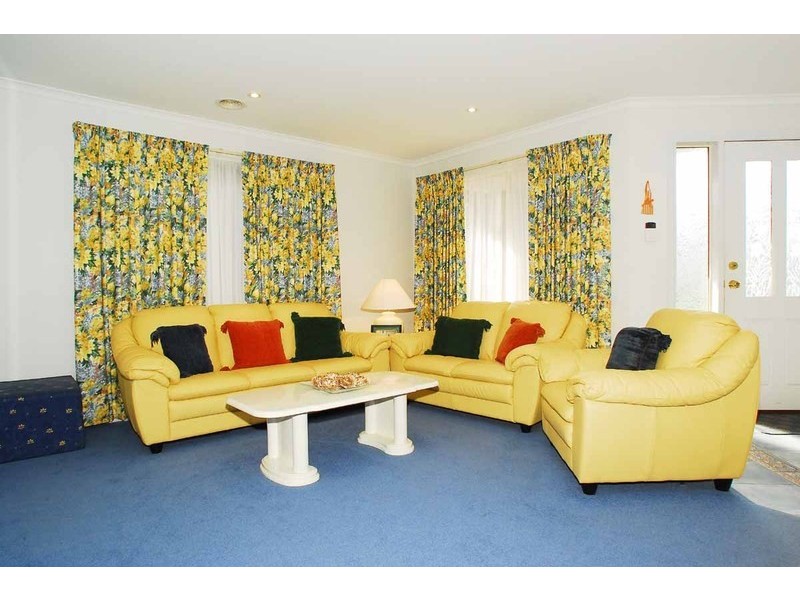 3 Frangipani Close, Endeavour Hills VIC 3802