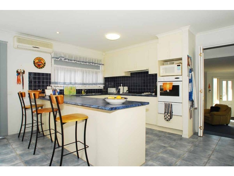 3 Frangipani Close, Endeavour Hills VIC 3802