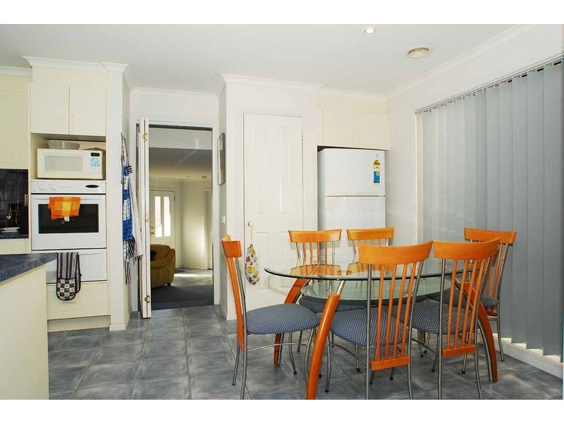 3 Frangipani Close, Endeavour Hills VIC 3802