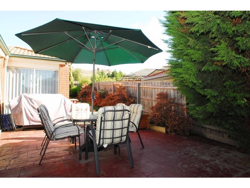 3 Frangipani Close, Endeavour Hills VIC 3802