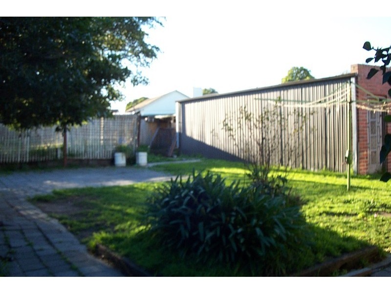 27 Curtin Crescent, Dandenong North VIC 3175