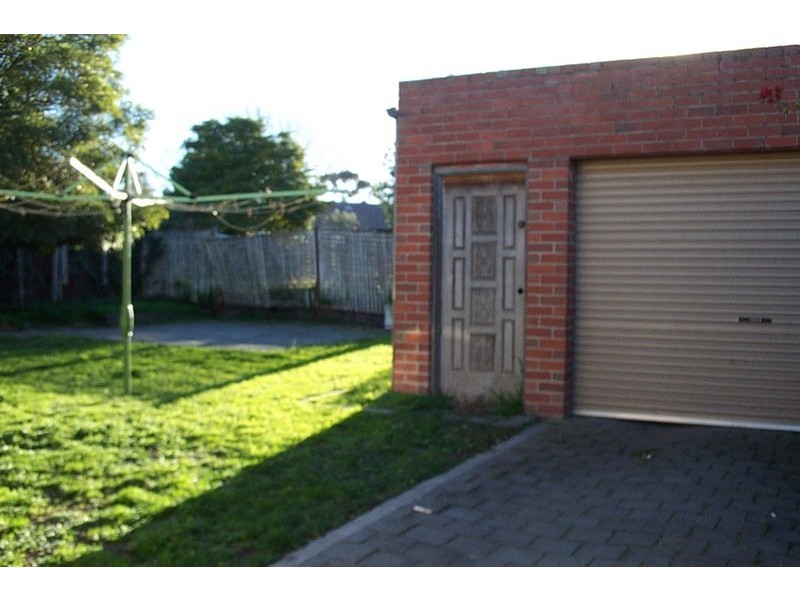 27 Curtin Crescent, Dandenong North VIC 3175