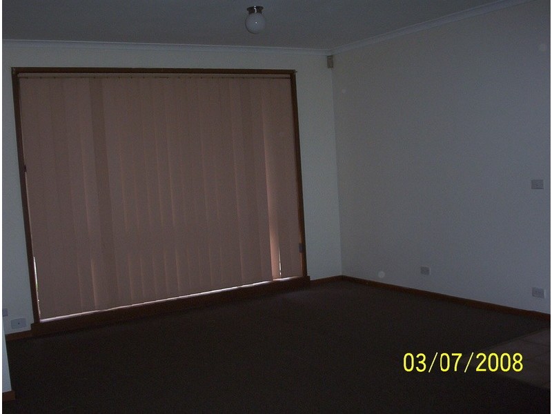 2/19 Parkview Close, Dandenong VIC 3175